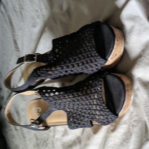 NWOB Kohl's SO brand black wedge sandal size 9